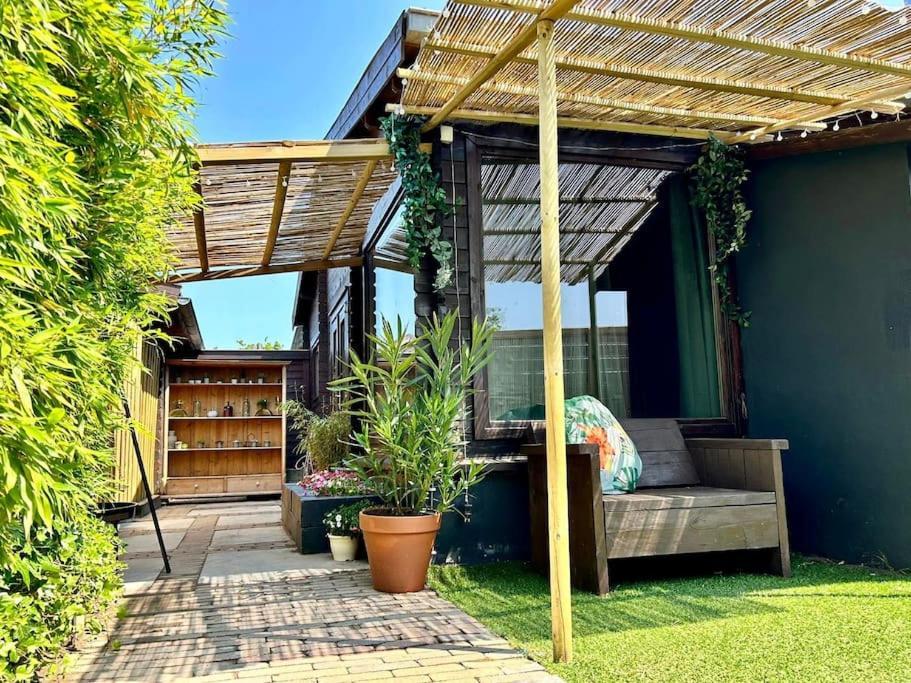 Jungle Style Lodge With Jacuzzi ,Sauna And Garden Near Amsterdam Vijfhuizen Ngoại thất bức ảnh