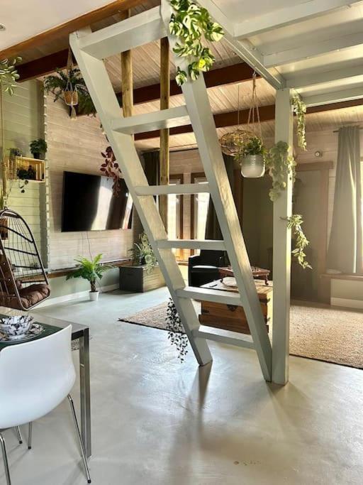 Jungle Style Lodge With Jacuzzi ,Sauna And Garden Near Amsterdam Vijfhuizen Ngoại thất bức ảnh