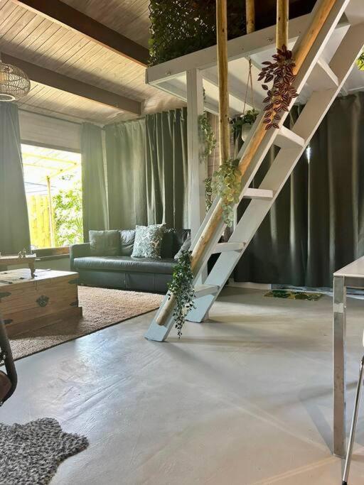 Jungle Style Lodge With Jacuzzi ,Sauna And Garden Near Amsterdam Vijfhuizen Ngoại thất bức ảnh