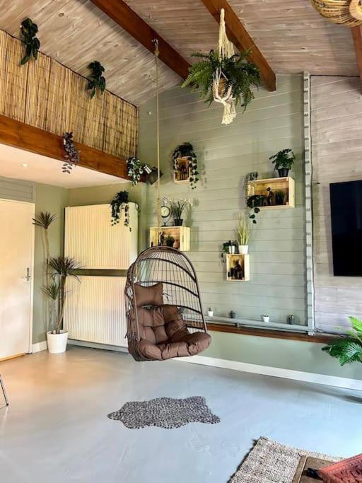 Jungle Style Lodge With Jacuzzi ,Sauna And Garden Near Amsterdam Vijfhuizen Ngoại thất bức ảnh