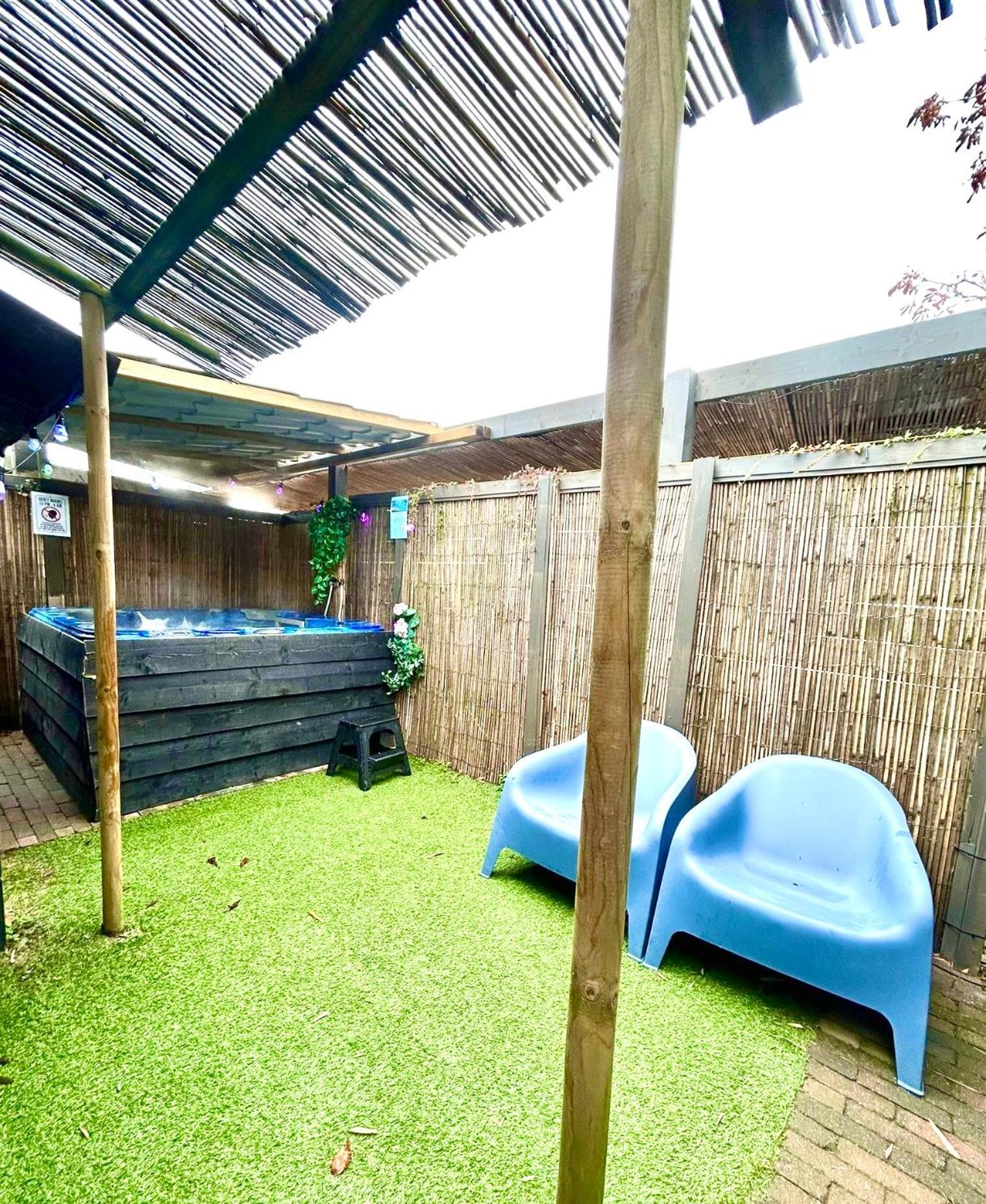 Jungle Style Lodge With Jacuzzi ,Sauna And Garden Near Amsterdam Vijfhuizen Ngoại thất bức ảnh